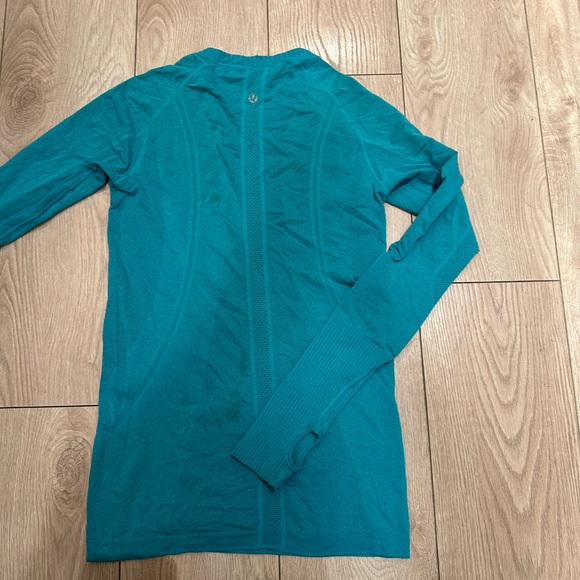 Lululemon long sleeve - Picture 5 of 6